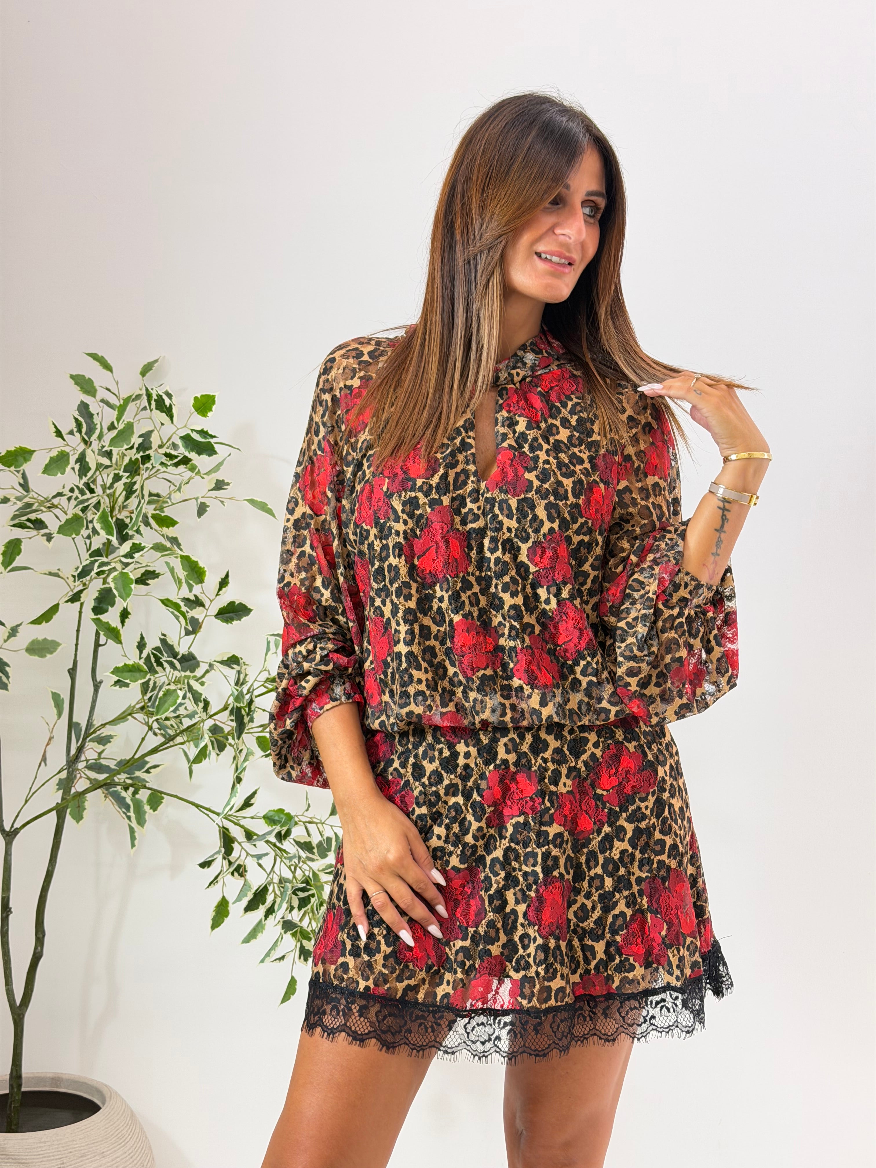 ABITO LEA CORTO IN PIZZO
