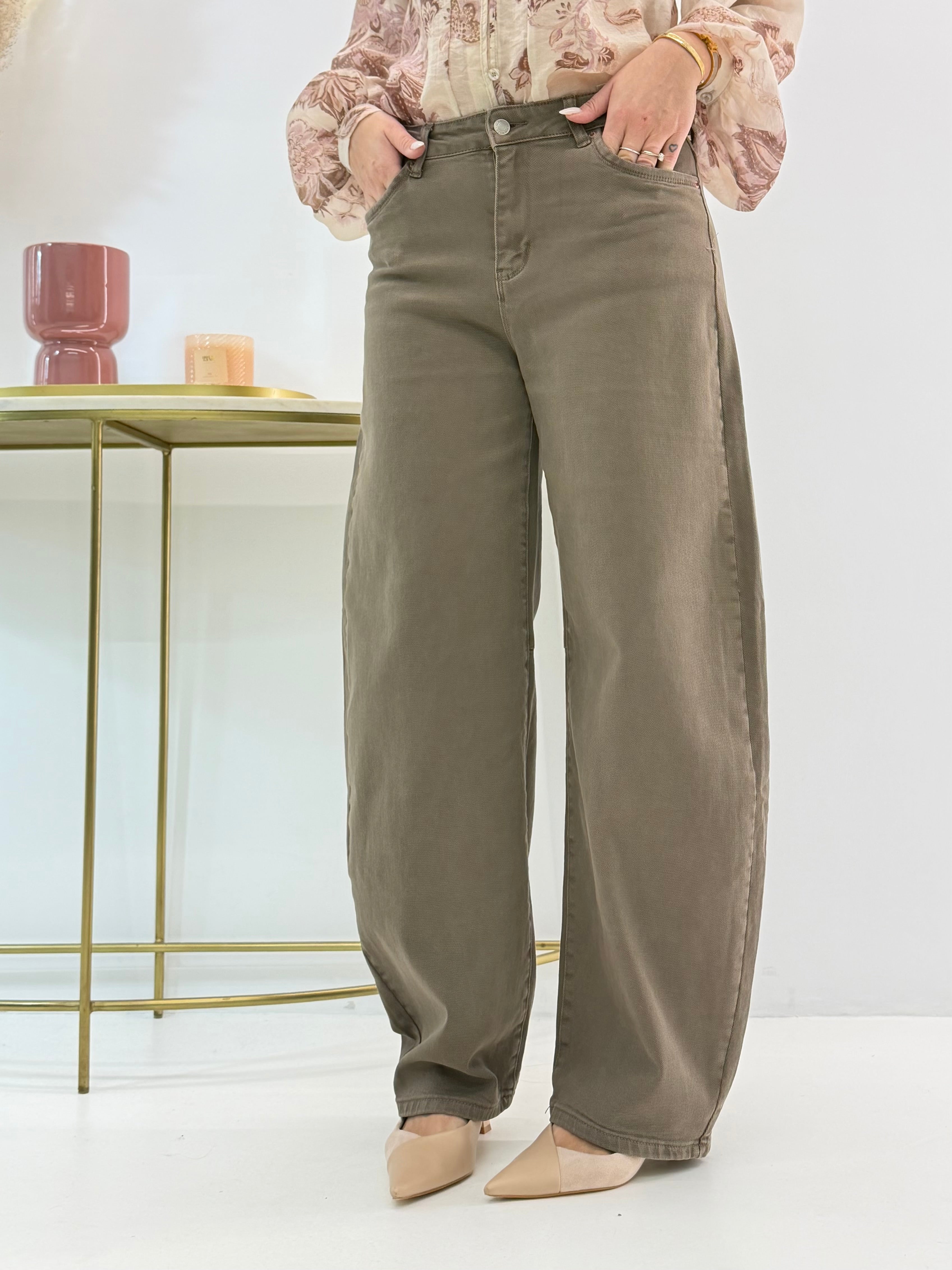 JEANS SAFIRA BALOON MORO