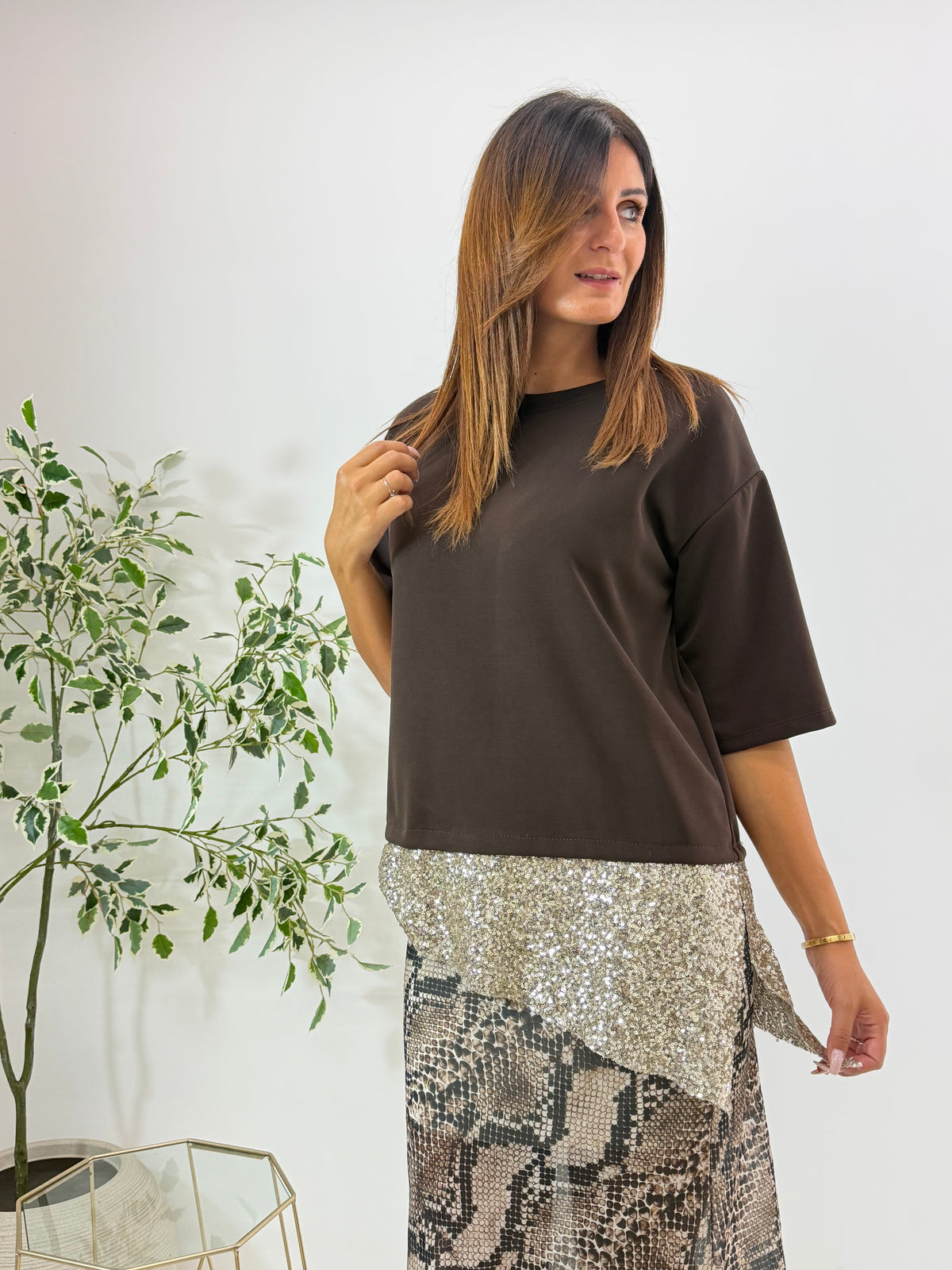 T-SHIRT OVER SYBILLE MORO