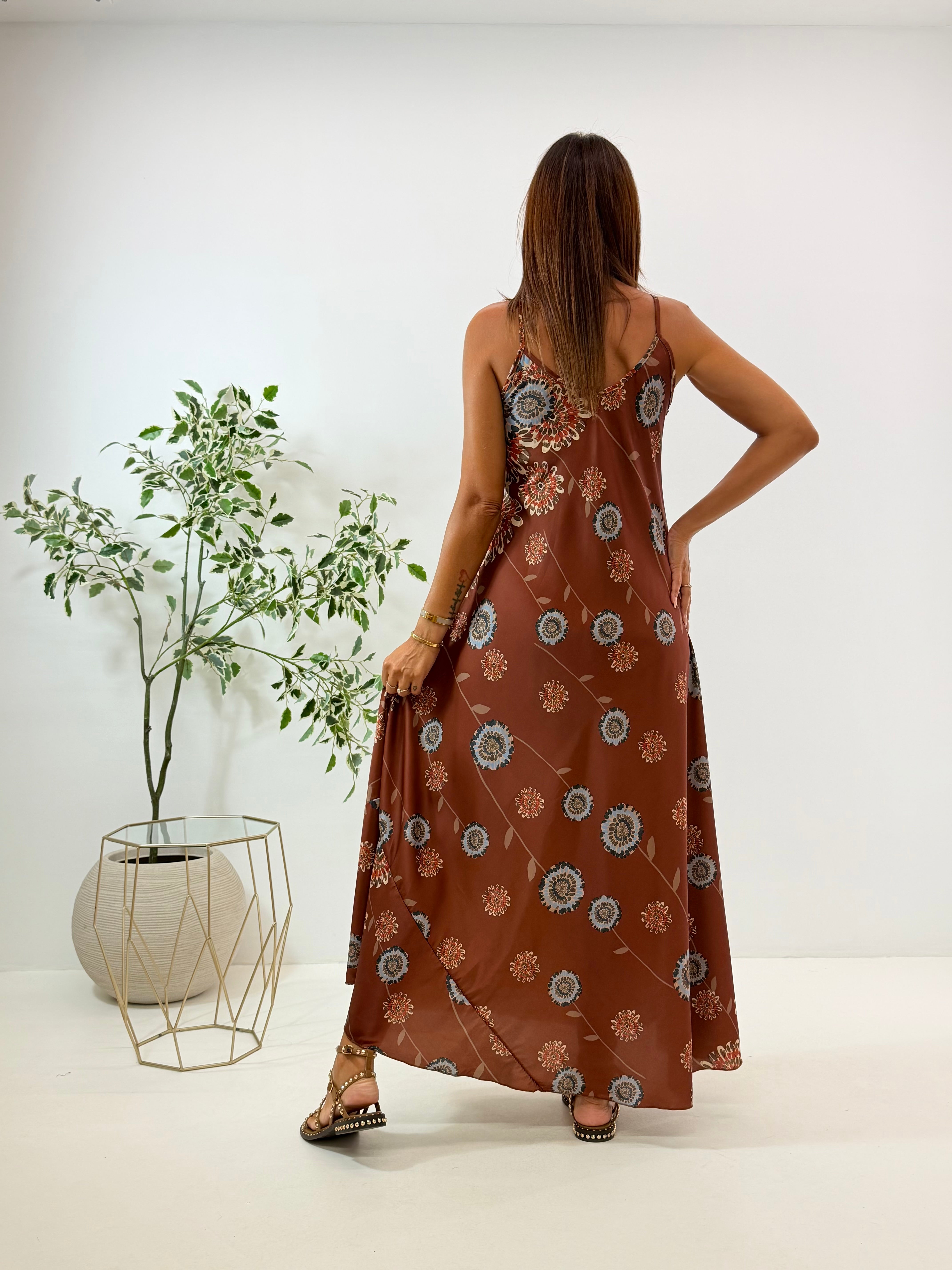 ABITO IN SATIN FANTASIA MARRONE