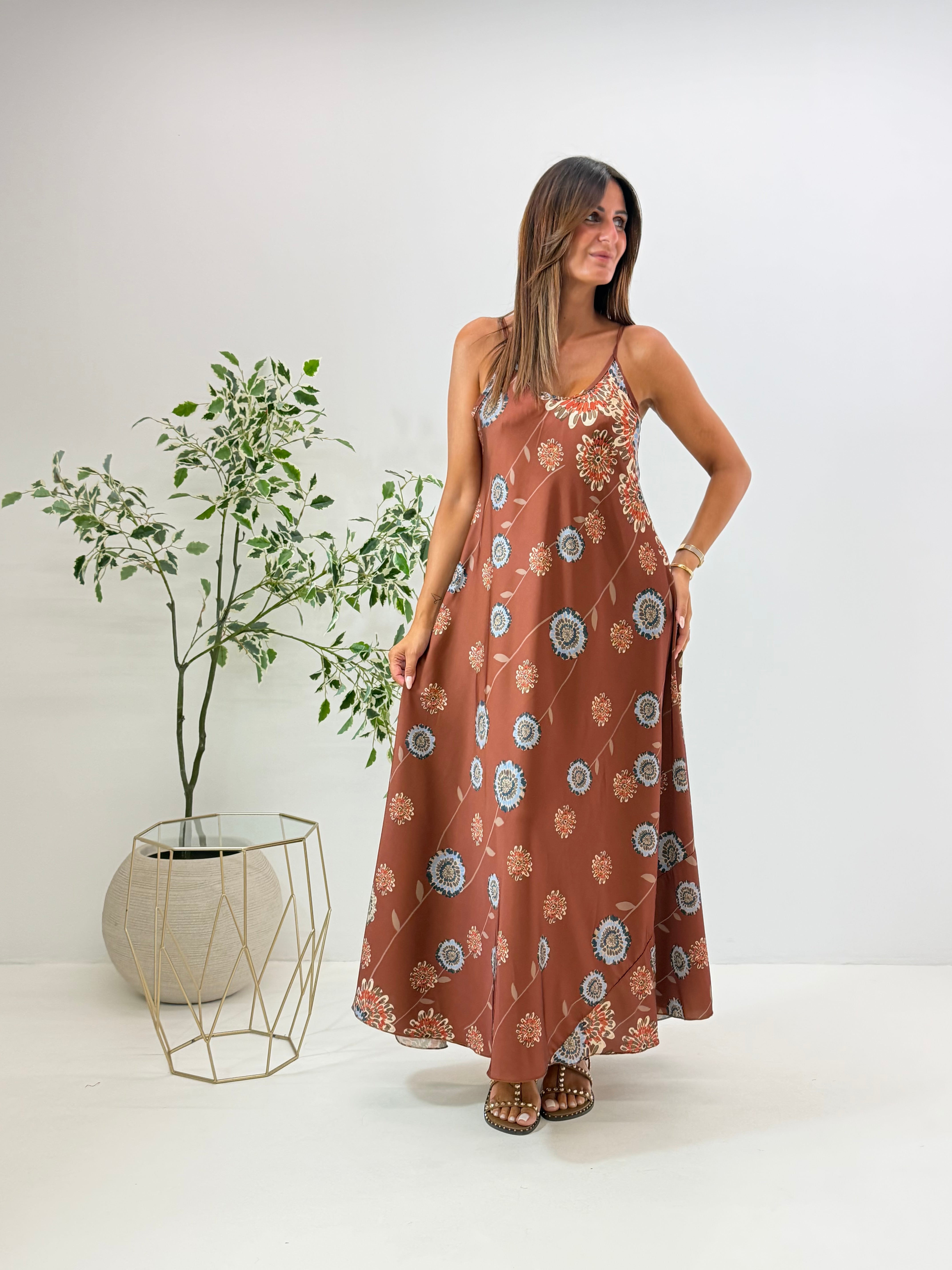 ABITO IN SATIN FANTASIA MARRONE