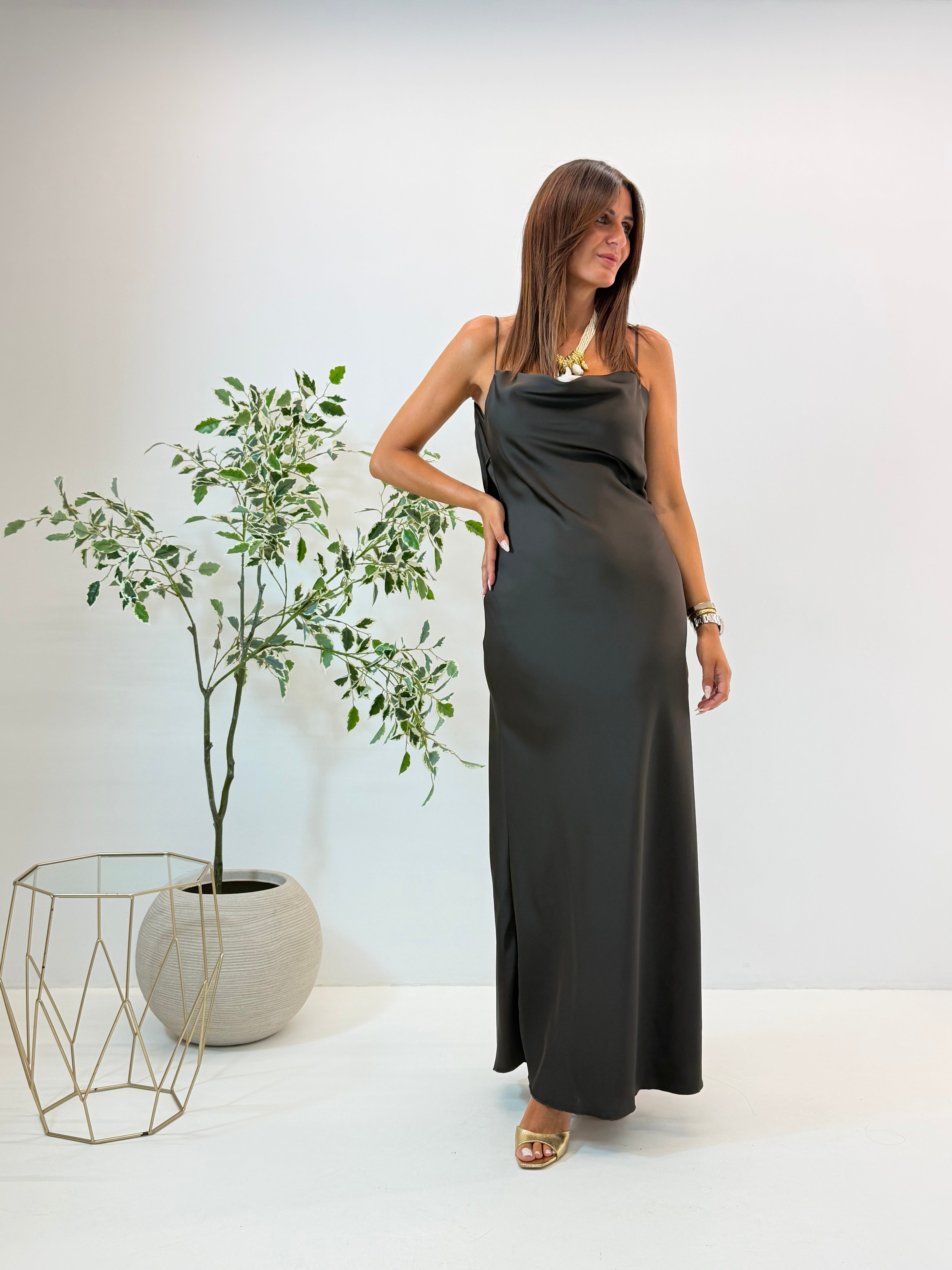 ABITO TANIA MORO